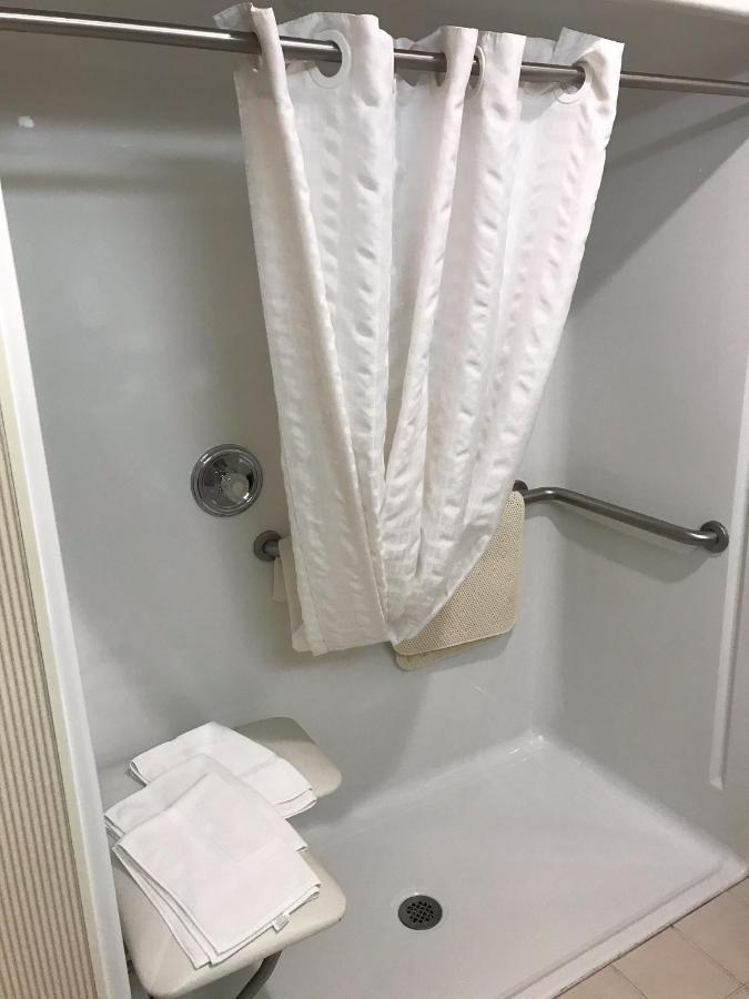 Country Inn & Suites By Radisson, Freeport, Il Esterno foto