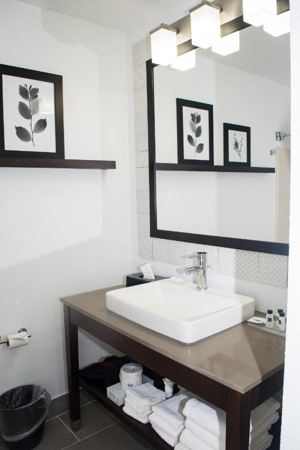 Country Inn & Suites By Radisson, Freeport, Il Esterno foto