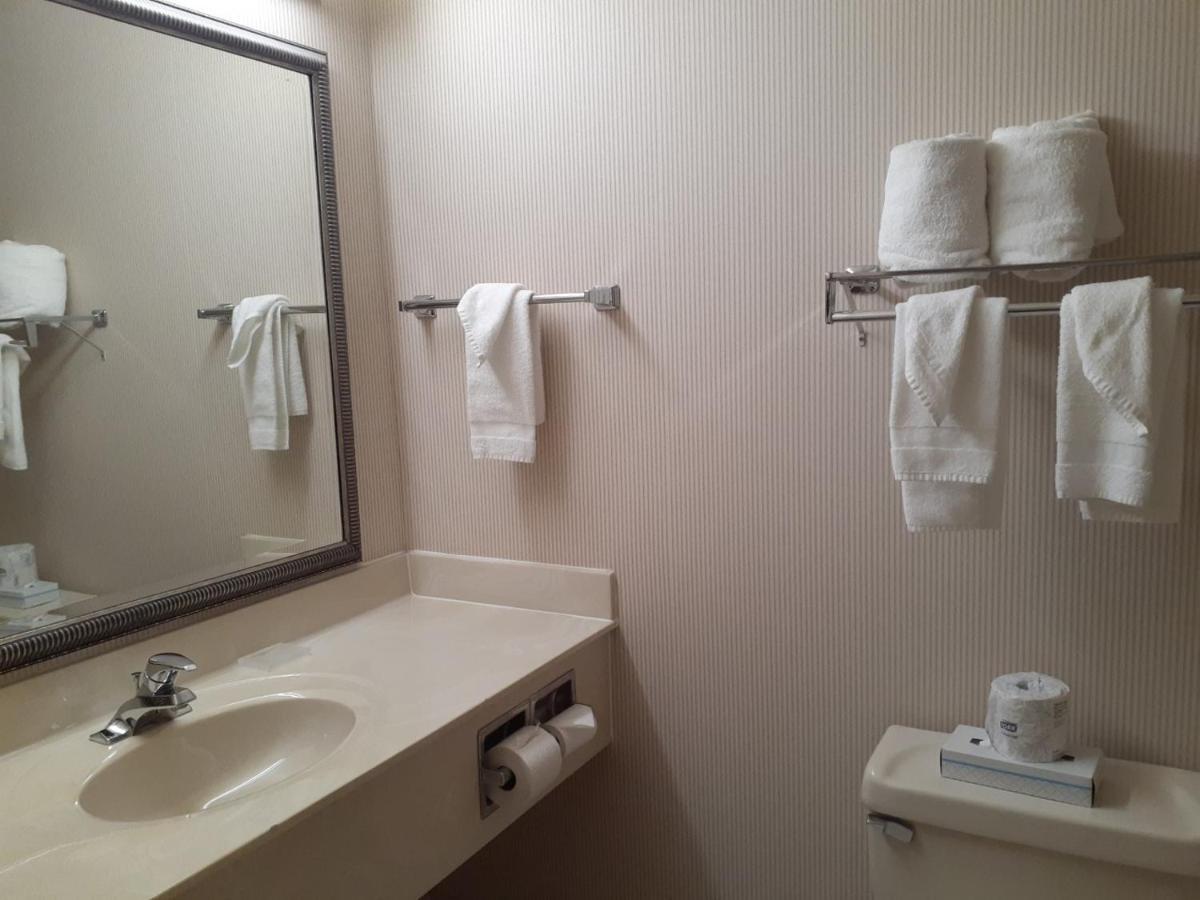 Country Inn & Suites By Radisson, Freeport, Il Esterno foto